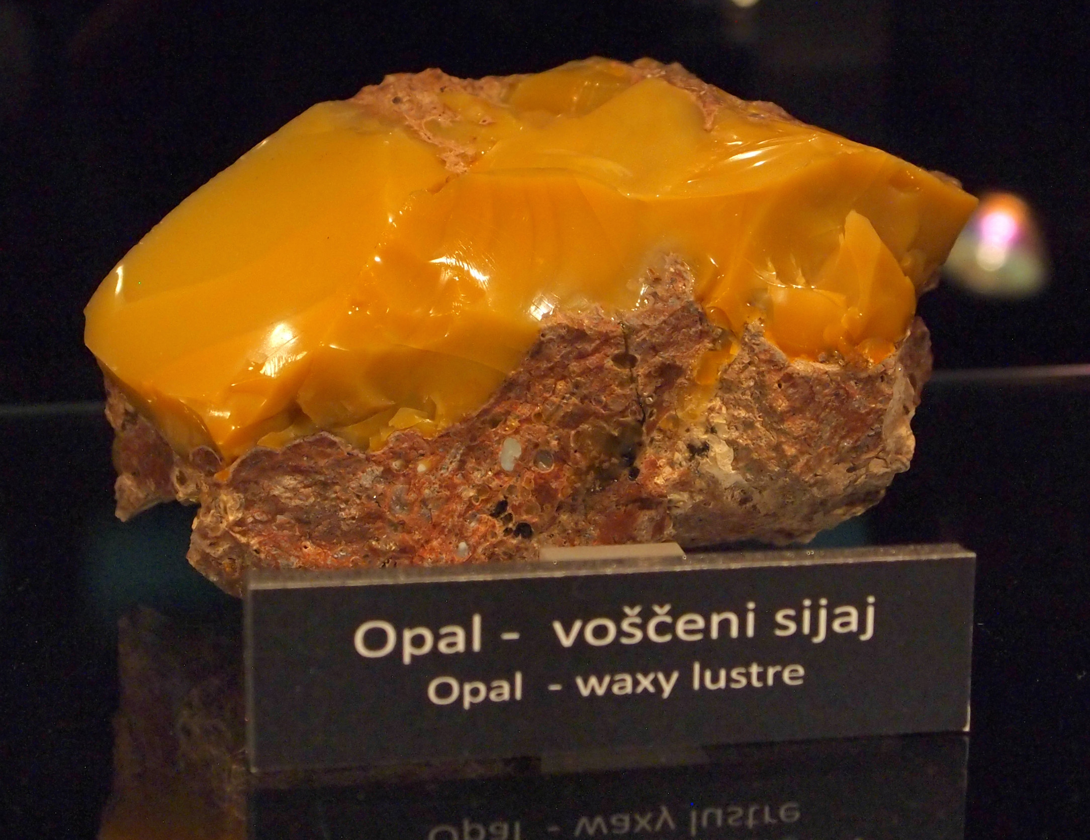 Precious opal, like Spencer opal from Idaho